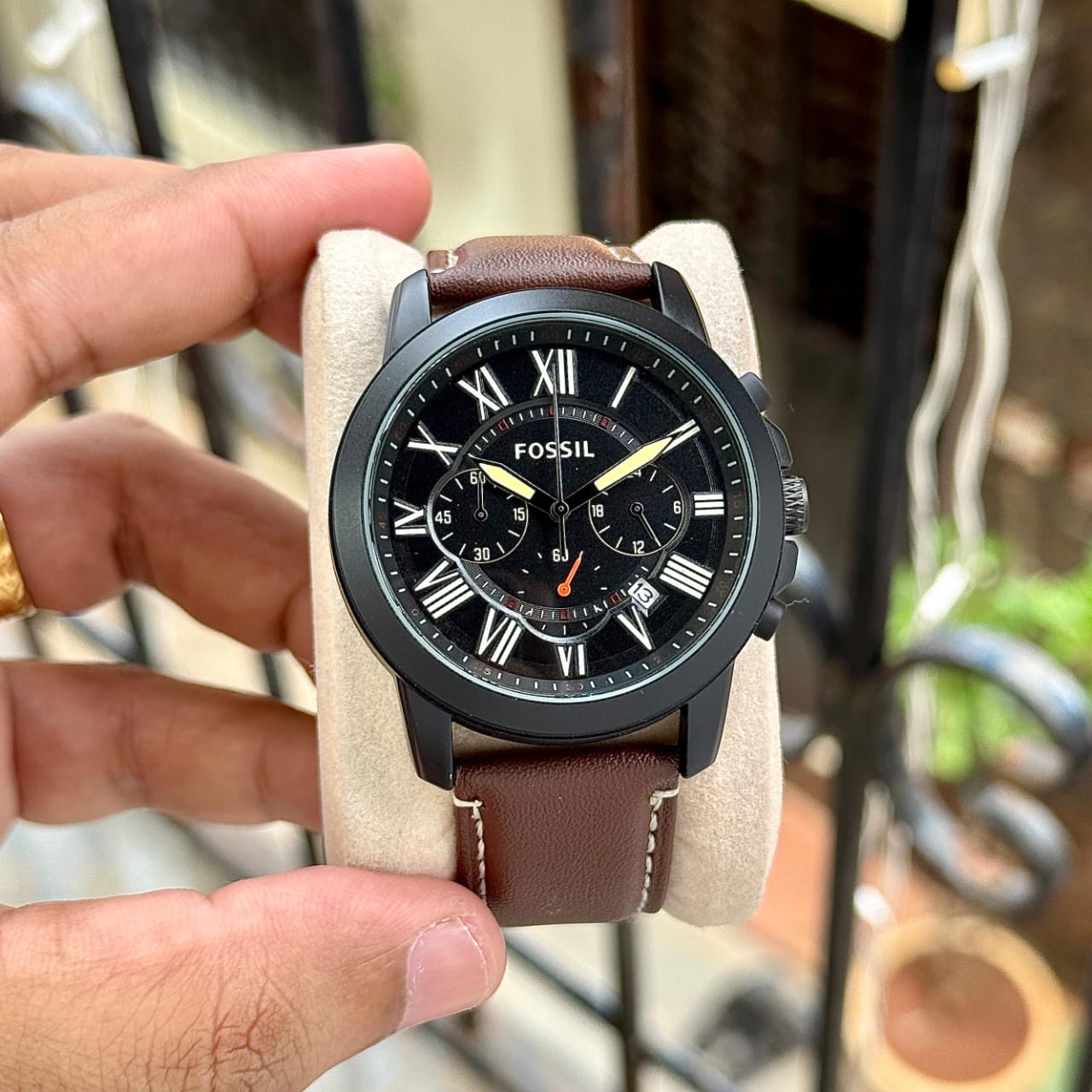 FOSSIL GRANT FS5241 – CLASSIC ROMAN STYLE WITH A MODERN TWIST